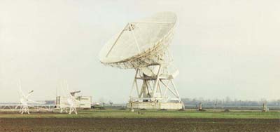 The 32 m parabolic antenna